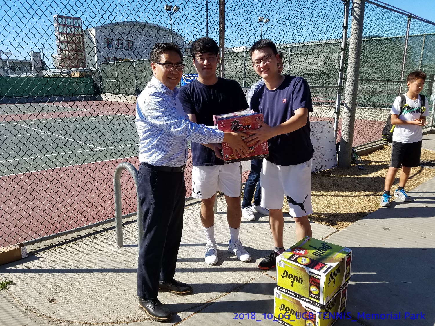 resized_2018_10_06_UCB Tennis at Memorial Park_152329.jpg